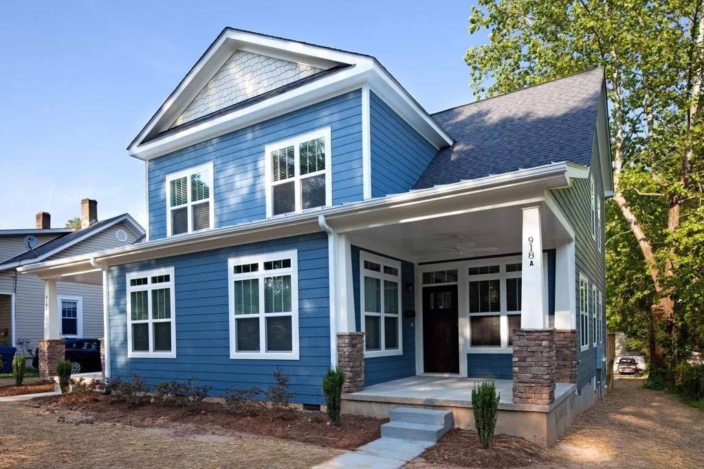 Красивый синий дом. Синий фасад дома. Синий деревянный дом. Дом с синим фасадом. Дом с голубым фасадом.